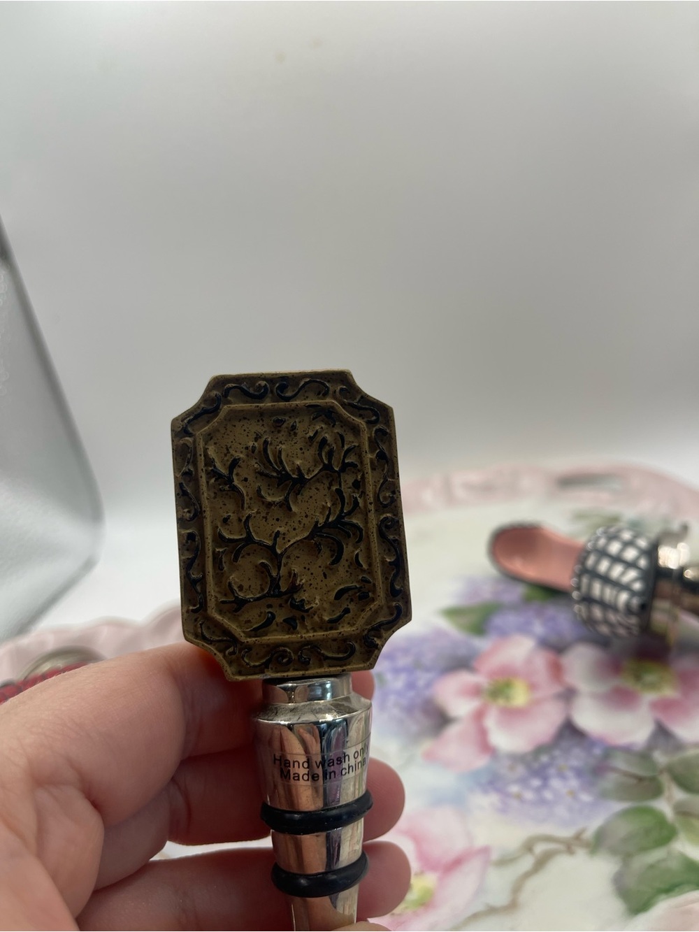 High Heel Shoe Wine Bottle Stoppers - Red, Black & Pink - Picture 9 of 12